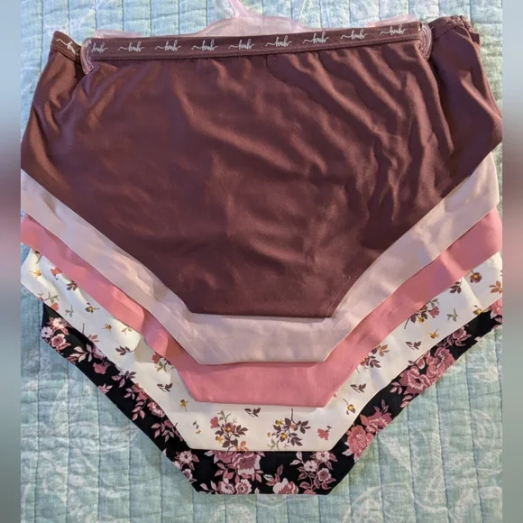 NWT 5 pack, Hush - Quality Underwear In Floral And Solid. Medium. - Picture 2 of 8